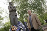 Футбол - поднасяне на цветя на паметника на Георги Аспарухов - Гунди - 04.05.2015