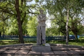 Футбол - Футболисти и фенове поднесоха цветя пред паметника на Гунди - 04.05.2019