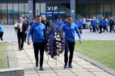 Футбол - Футболисти и фенове поднесоха цветя пред паметника на Гунди - 04.05.2019