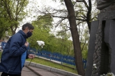 Футбол - Ръководството на ПФК Левски поднесе цветя пред паметника на Гунди -04.05.2020