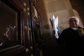 Връчване на акциите на ПФК Левски в Министерски съвет - 13.05.2020